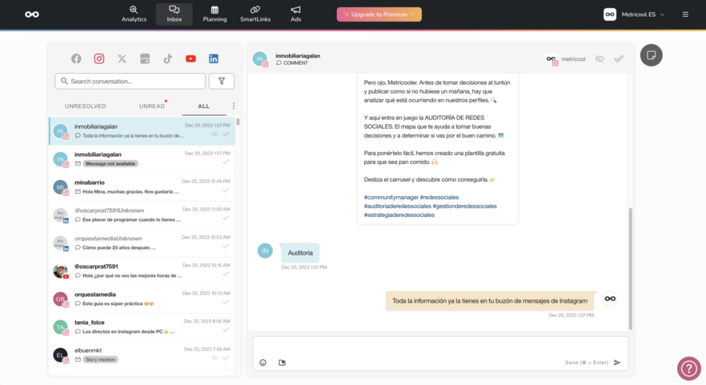 Inbox of Metricool on LinkedIn and YouTube