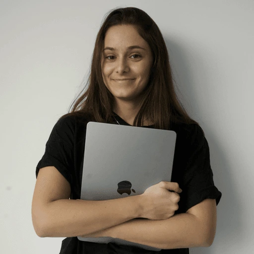 Sara Martín - Marketing French Lead at Metricool